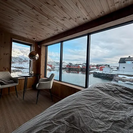 With Sea View In Henningsvaer